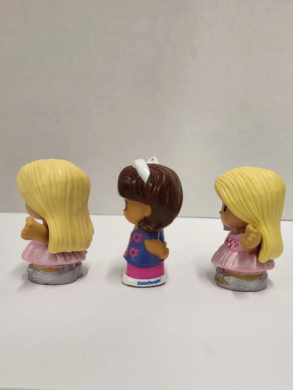 Fisher Price Little People-lot of 3 - Mia And 2 Barbie Party Figure With Present
